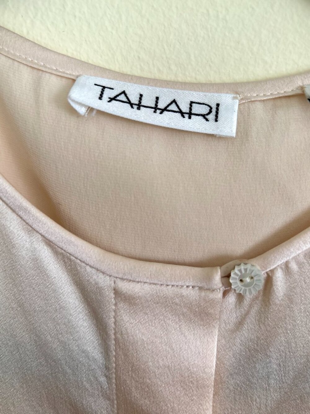 Tahari Cream Silk Women's Blouse Size 6 with Pearl Buttons and Draw String - Picture 5 of 11
